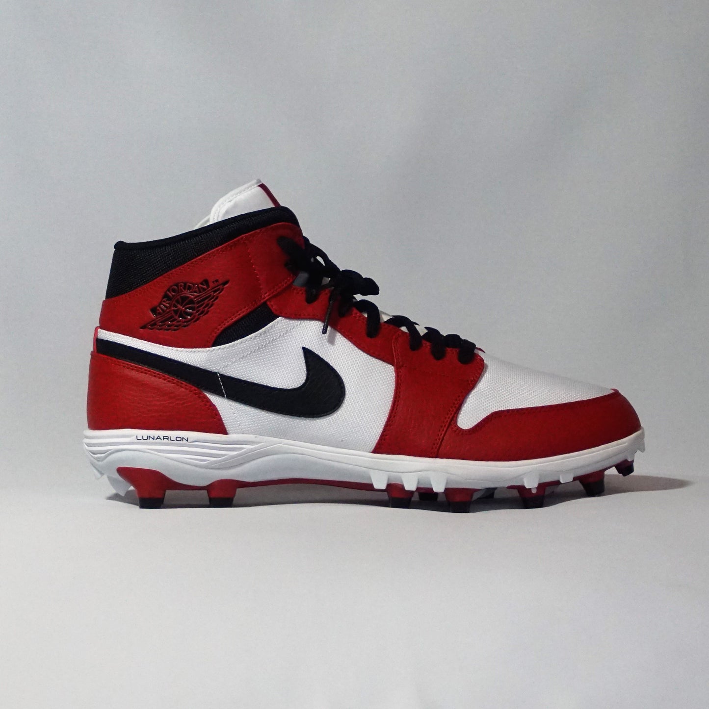 AIR JORDAN 1 TD MID "Chicago" White/Varsity Red/Black Football Cleat - NEW in Box