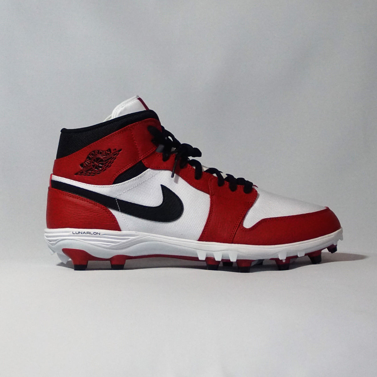 Nike Air Jordan 1 Mid TD Football Cleats Chicago Red White Black Men\'s 13 Jordan 1 Mid TD Football Cleat White/Black | Hibbett main image 3