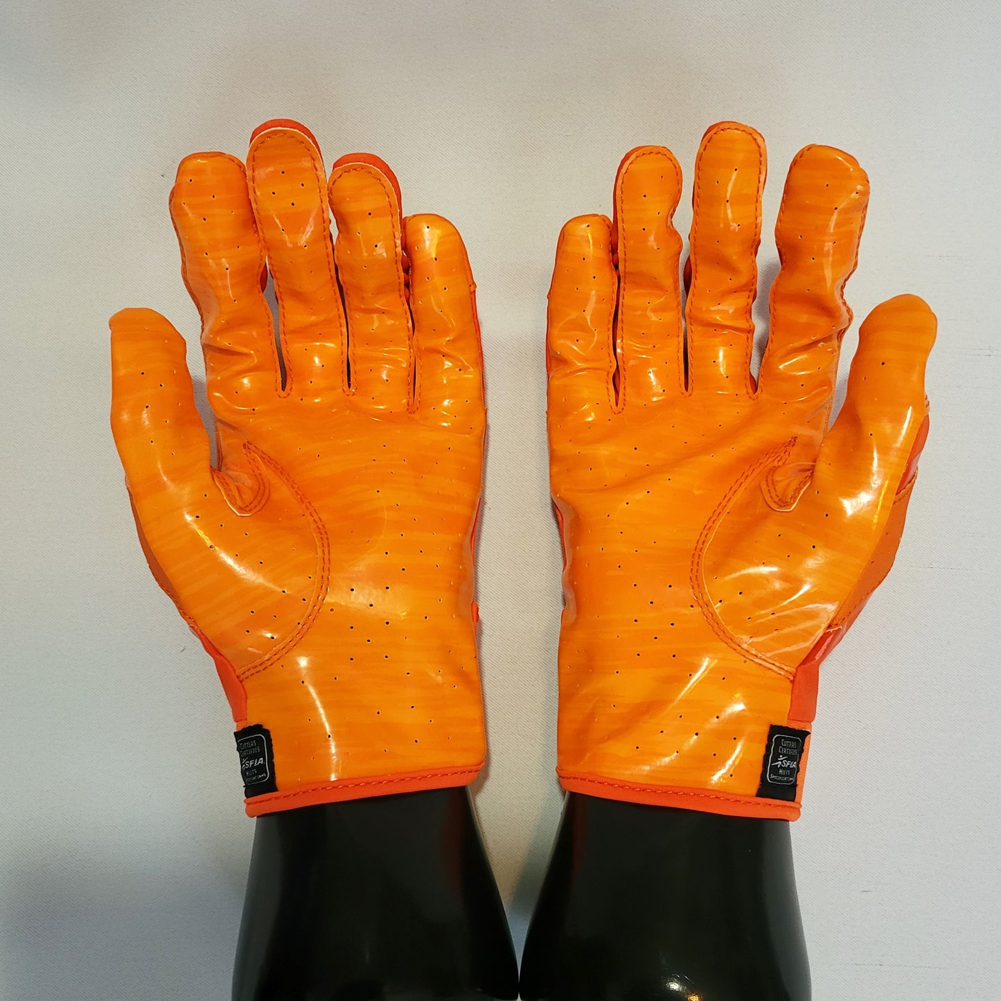 Cutters REV PRO 3 Orange Football Gloves - Receiver