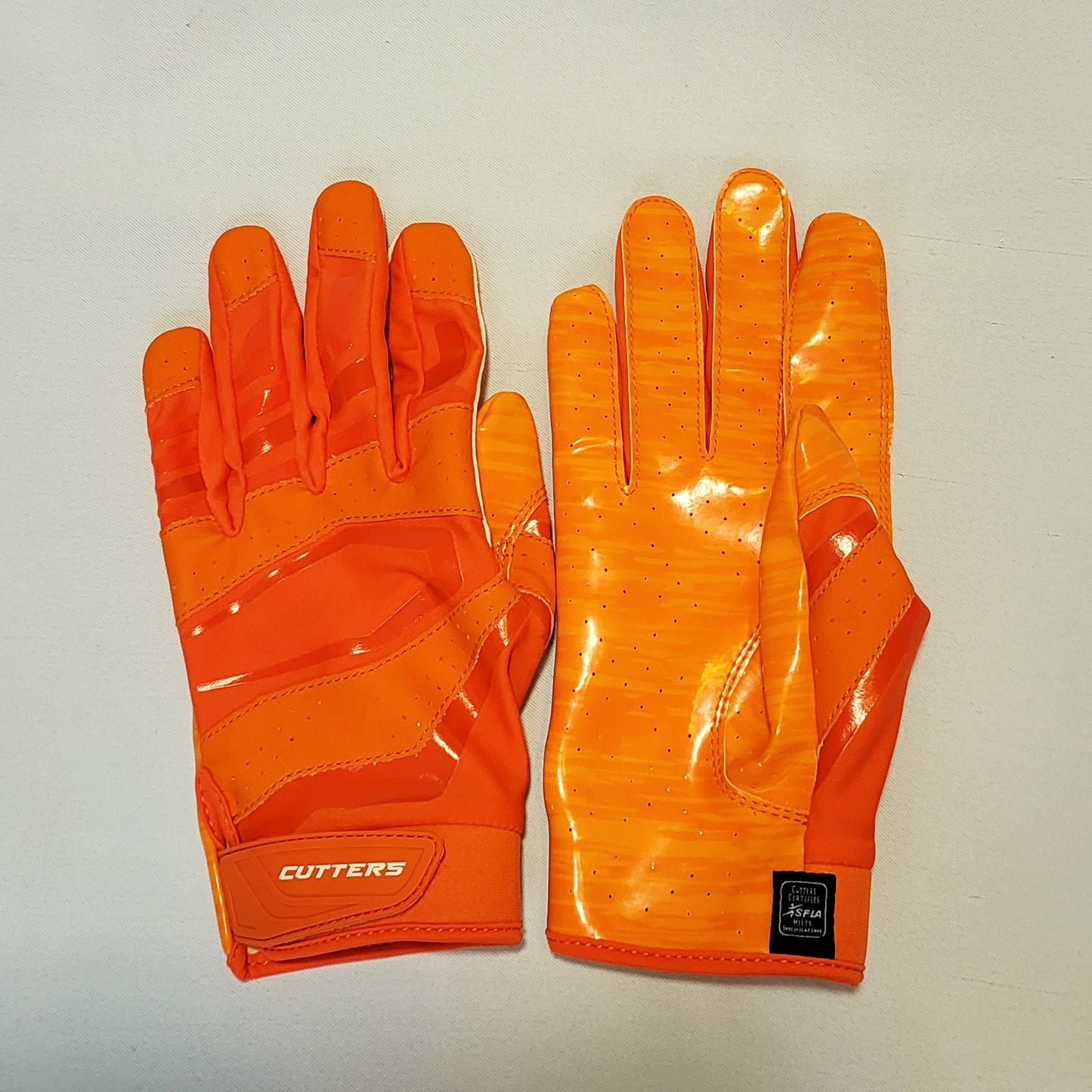 Cutters REV PRO 3 Orange Football Gloves - Receiver